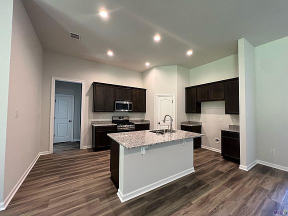 2nd image of 39074 Forestwood Ave