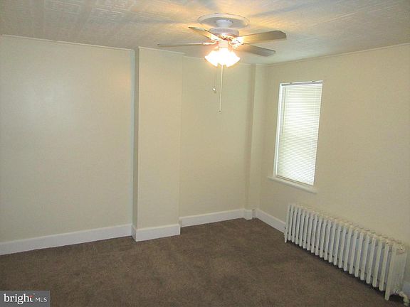 4th image of 1001 N Lincoln St