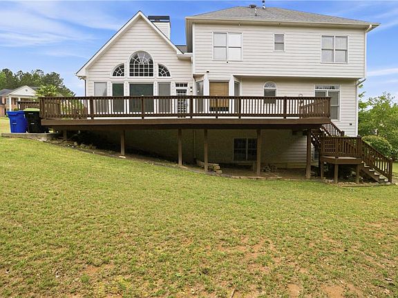 5th image of 105 Bellhaven Ave