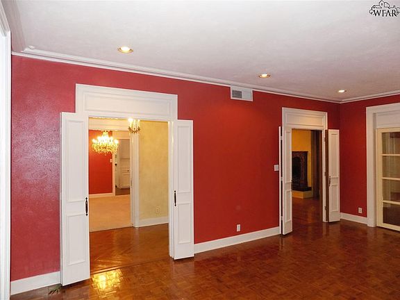 3rd image of 3703 Cedar Elm Ln
