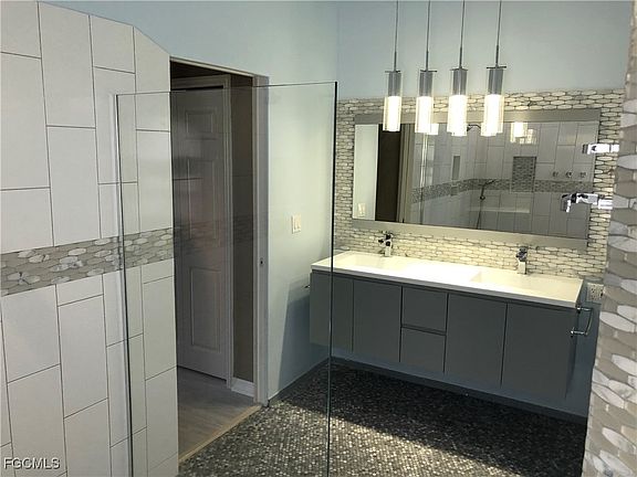 2nd image of 7500 Cameron Cir #7500