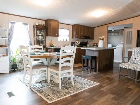 112 Richard Dr, Pataskala, OH 43062