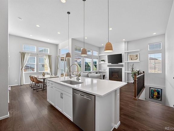 4th image of 27200 E Davies Place