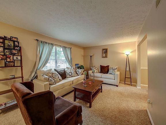 2nd image of 7790 Oakridge Ct