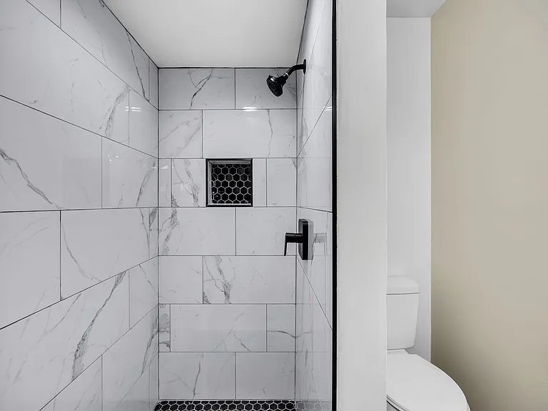 1306 Madison Ave — Photo 2