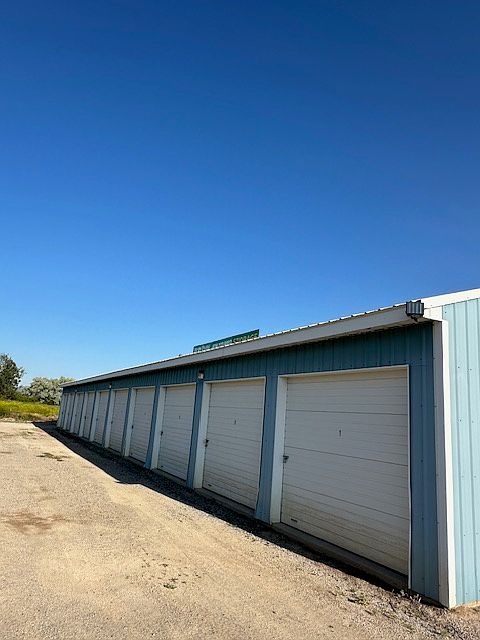 10 x 20 units with overhead door