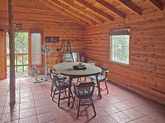 3rd image of 51 Mountain Rd