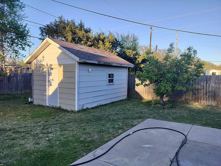 3132 E Stafford St — Photo 4