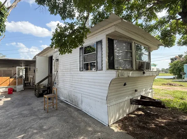 920 Boardwalk Ln, Cocoa, FL