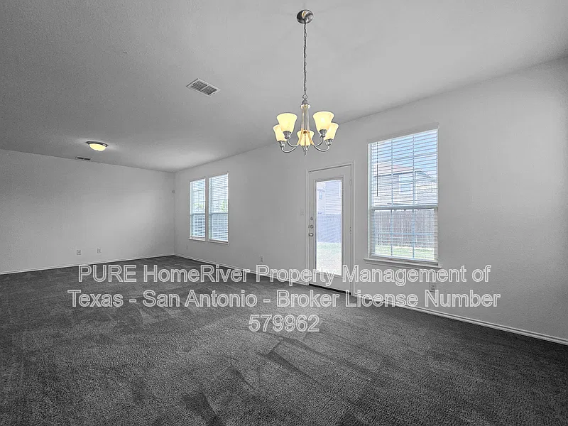4 bed, 2.5 bath, 2235 sqft, $1,995 — Photo 2
