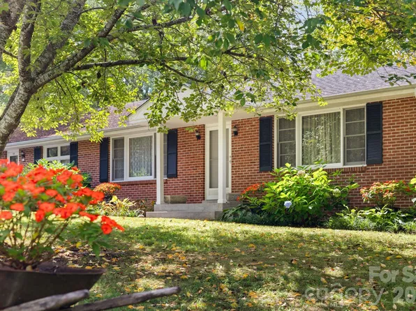 1450 Howard Gap Rd, Hendersonville, NC 28792