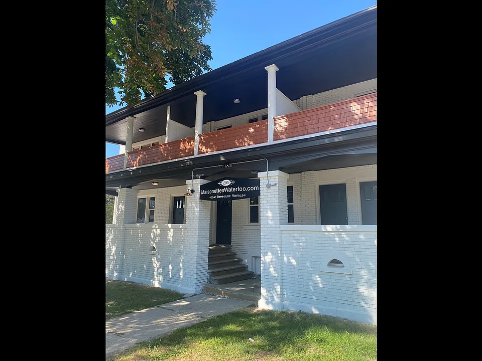 216 King St S #1