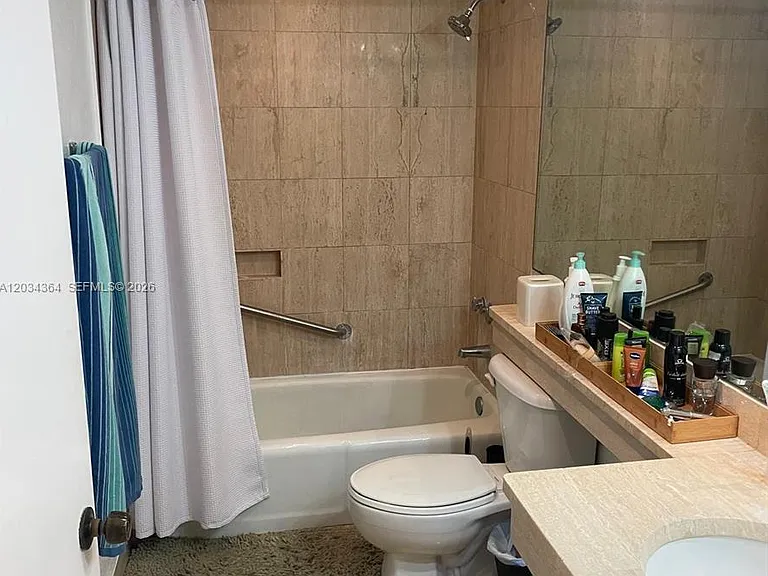 700 Biltmore Way #1015 — Photo 2