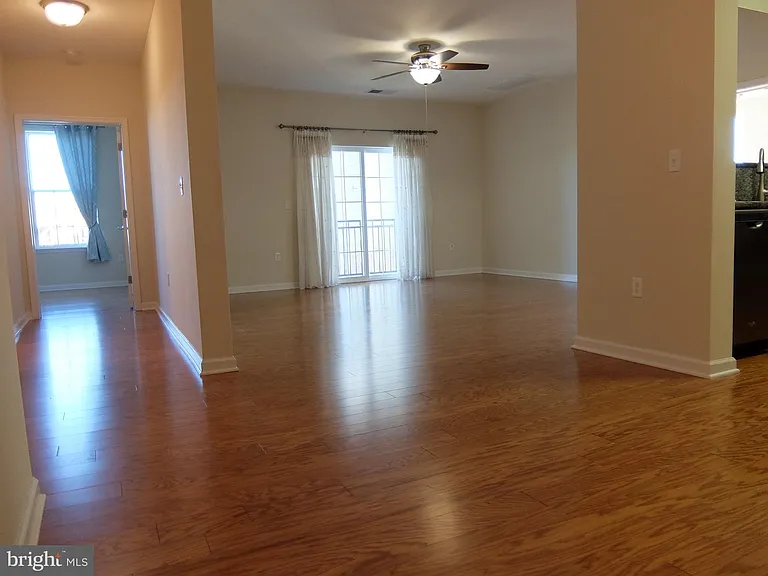 1132 Halifax Pl — Photo 7