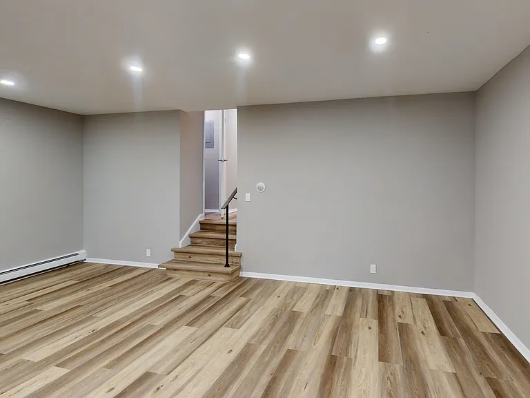 Montclair Estates — Photo 15