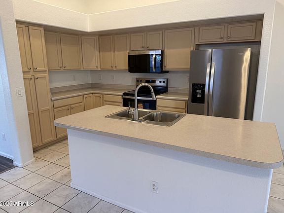 3rd image of 11432 E Petra Avenue