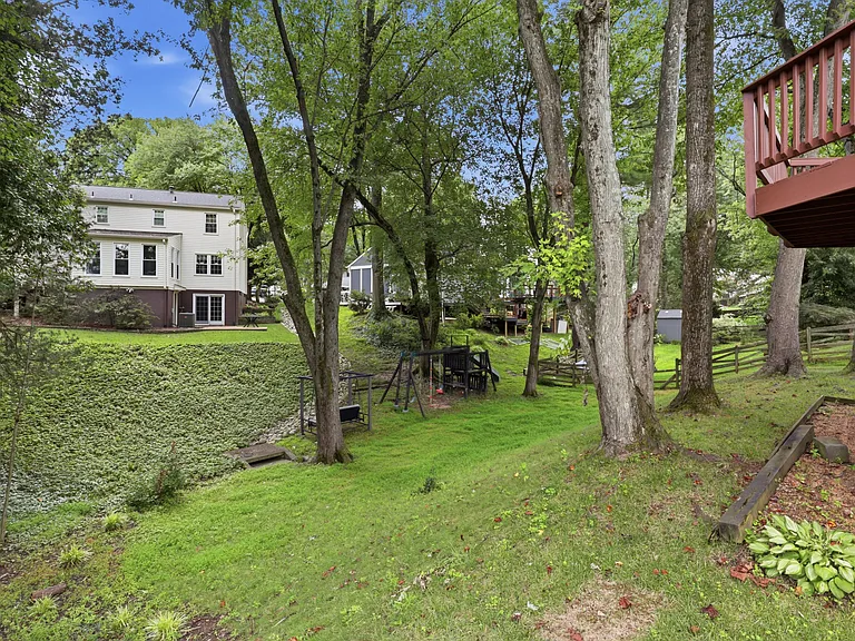 8747 Arley Dr — Photo 35