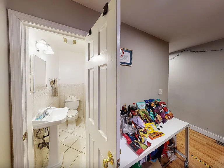 83-85 Windsor St #1A — Photo 14