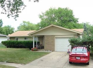 571 Charing Cross Rd, Elk Grove Village, IL 60007