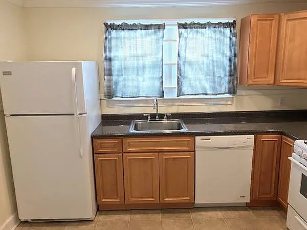 40 Claremont Ave — Photo 2