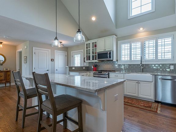 5th image of 115 Glen Mawr Cir