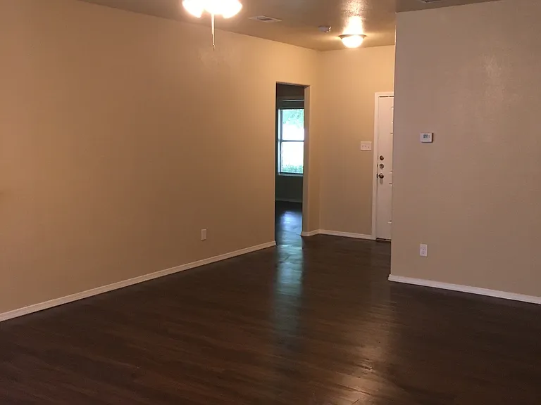 152 Triumph Rd — Photo 9