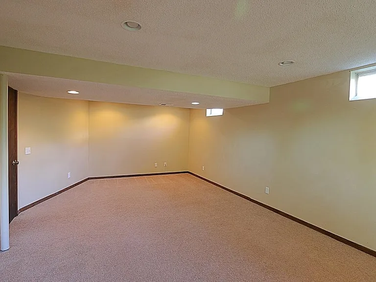 Finished Lower Level Room/4th Bedroom