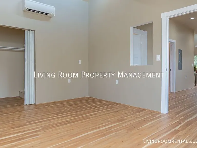 37 NE Morgan St #B — Photo 7