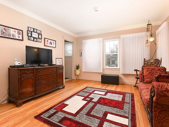 3rd image of 3630 N Newland Ave