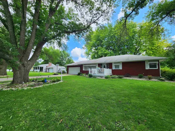 108 7th St S, Swea City, IA 50590