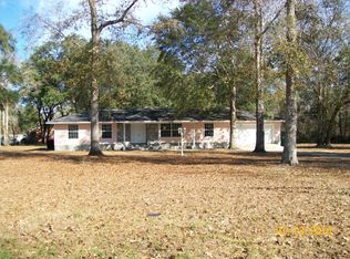 2230 Lovers Ln, Grand Ridge, FL 32442