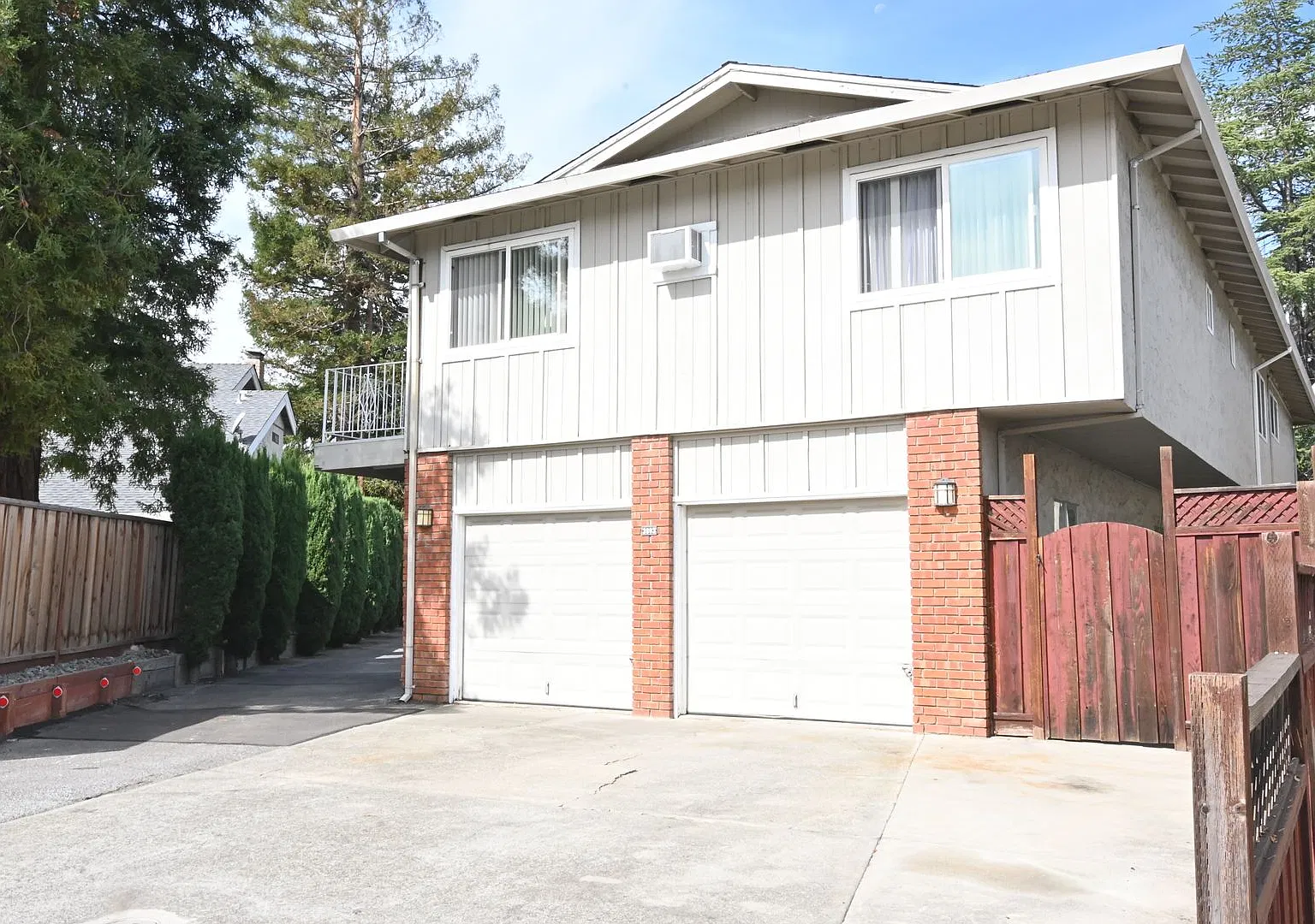 3993 Starview Dr #4 — Photo 1
