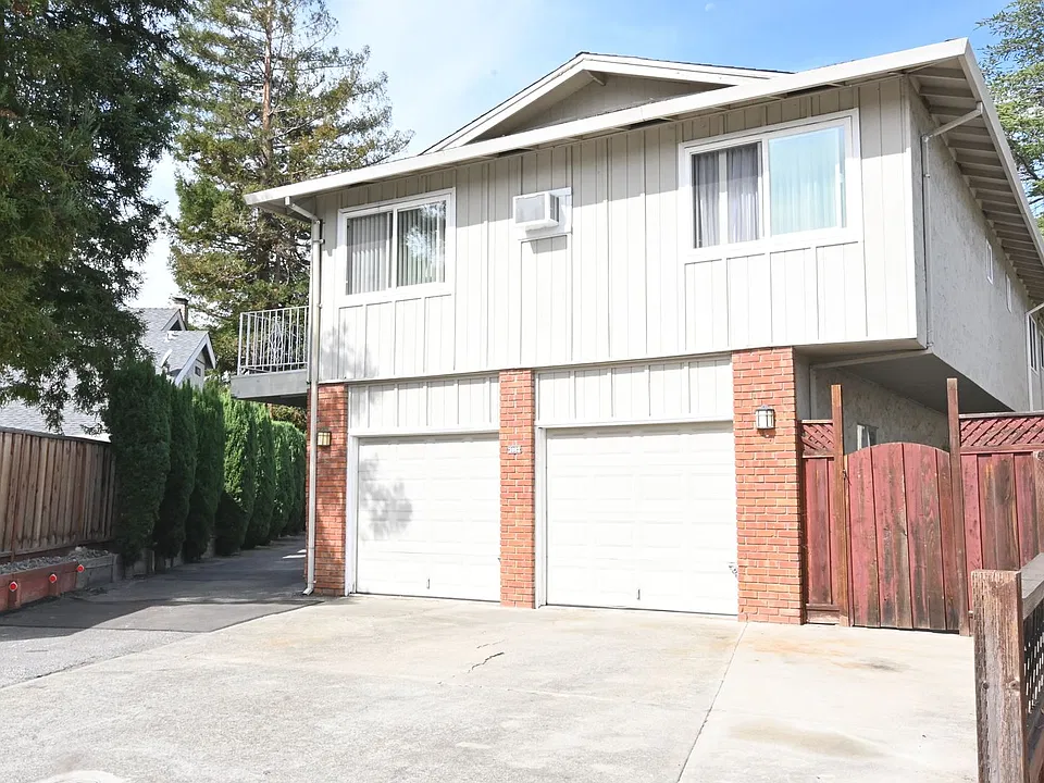 3993 Starview Dr #4