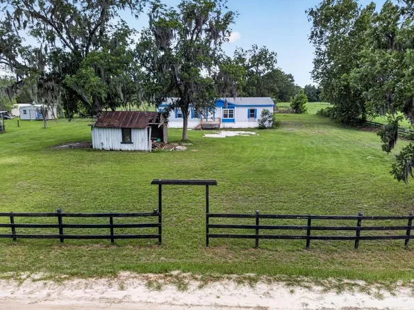 18494 Broken Arrow Rd, Hilliard, FL 32046
