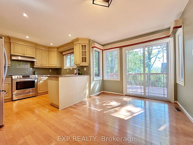 23 Haskell Cres — Photo 6