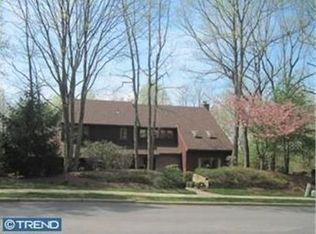 8 Tanbark Ct, Voorhees, NJ 08043