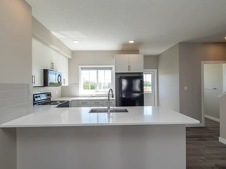 2610 Maple Way NW — Photo 9