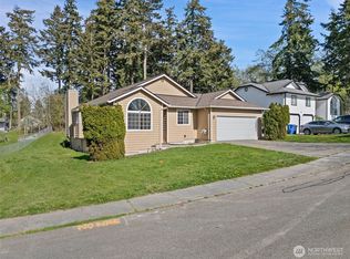 70 SW Roeder Dr, Oak Harbor, WA 98277