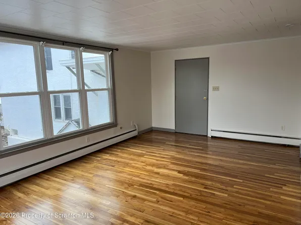 214 Melrose Ave Floor 2, Clarks Summit, PA 18411