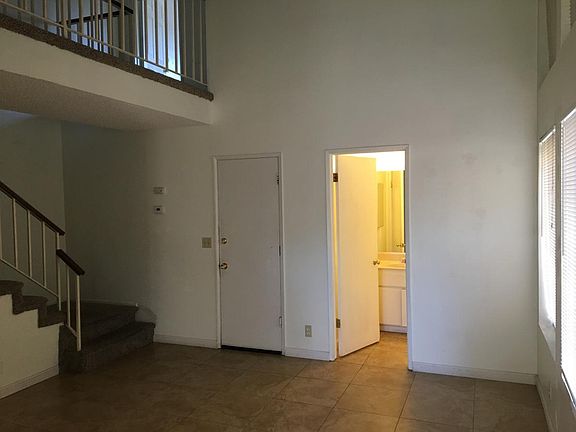 4th image of 678 Woodcrest Dr #A