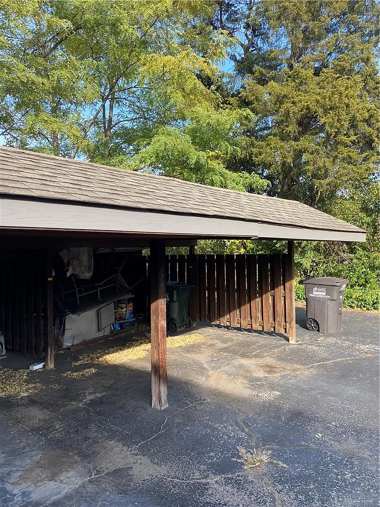 3 bed, 2.5 bath, 5514 sqft, $1,800 — Photo 4