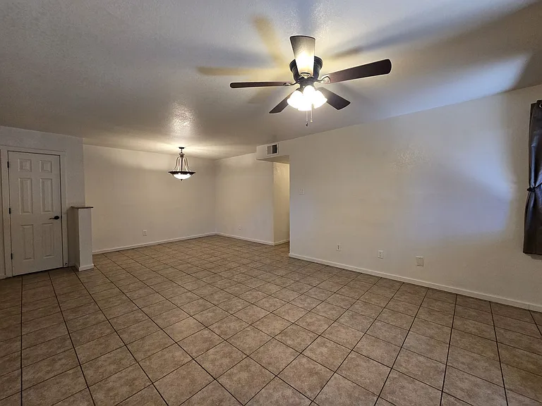 601 W San Mateo Rd #124 — Photo 4