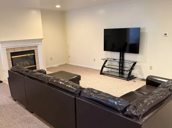 113 Highway 233 APT 1, Kemmerer, WY 83101