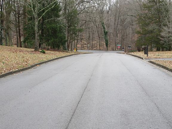 4th image of 1977 Craigmont Blvd