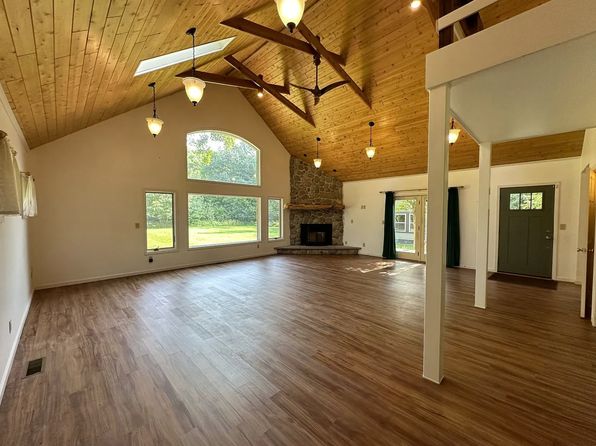3501 Lake Dr SE, Grand Rapids, MI 49546