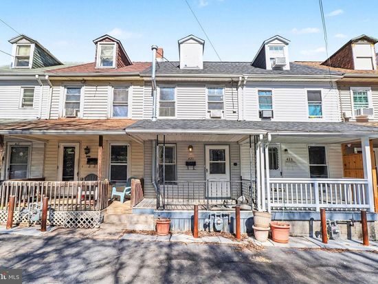 421 Catherine St, Steelton, PA 17113