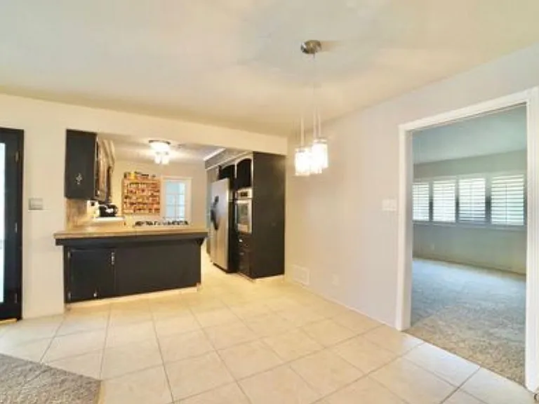 5901 Mohawk St — Photo 2