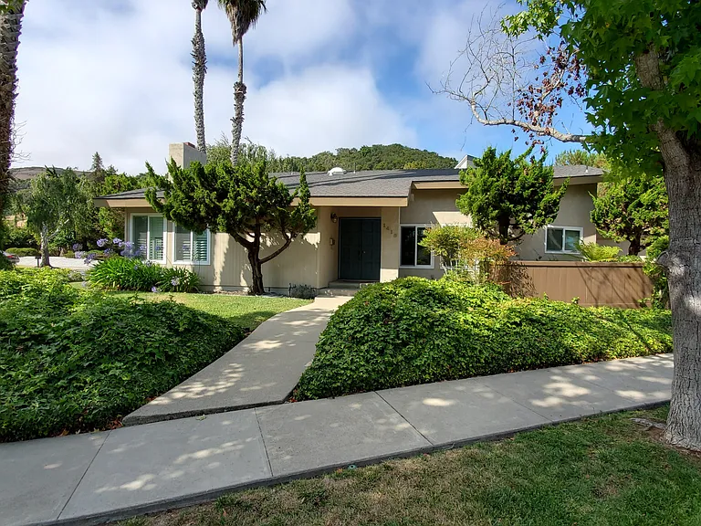 1415 Fairway Dr — Photo 1