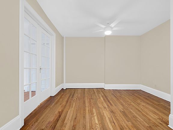 3rd image of 300 E 70th St #B2
