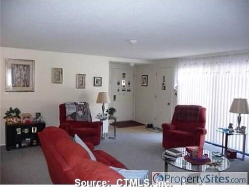 3rd image of 38 Little Oak Ln